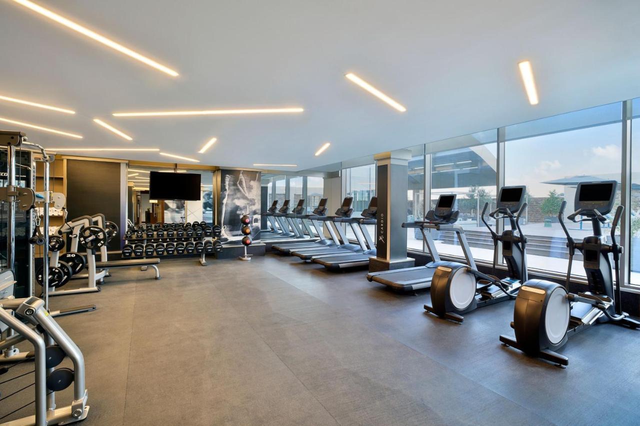 Jeddah Marriott Hotel Madinah Road Jidá Exterior foto The gym at the hotel