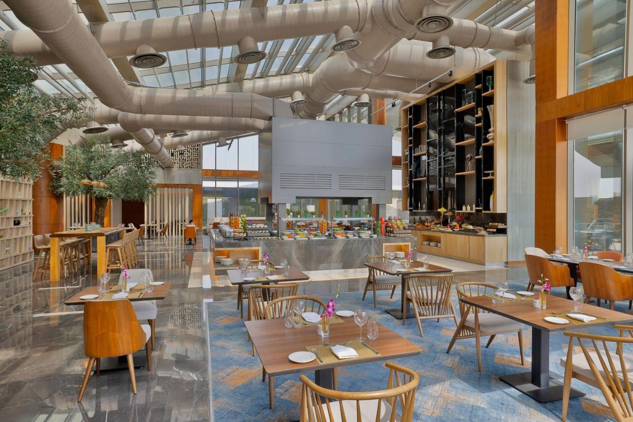 Jeddah Marriott Hotel Madinah Road Jidá Exterior foto The Kitchen Table