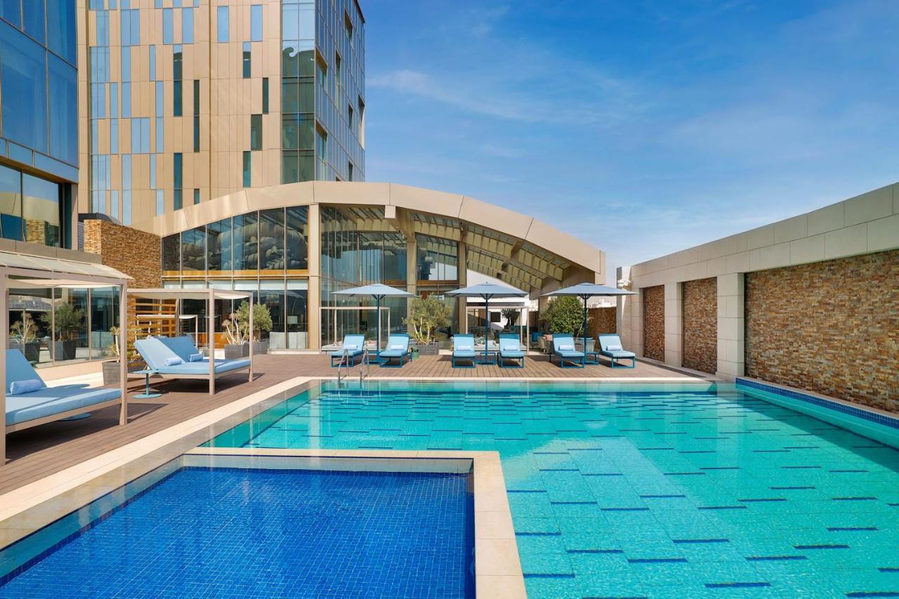 Jeddah Marriott Hotel Madinah Road Jidá Exterior foto The swimming pool at the hotel