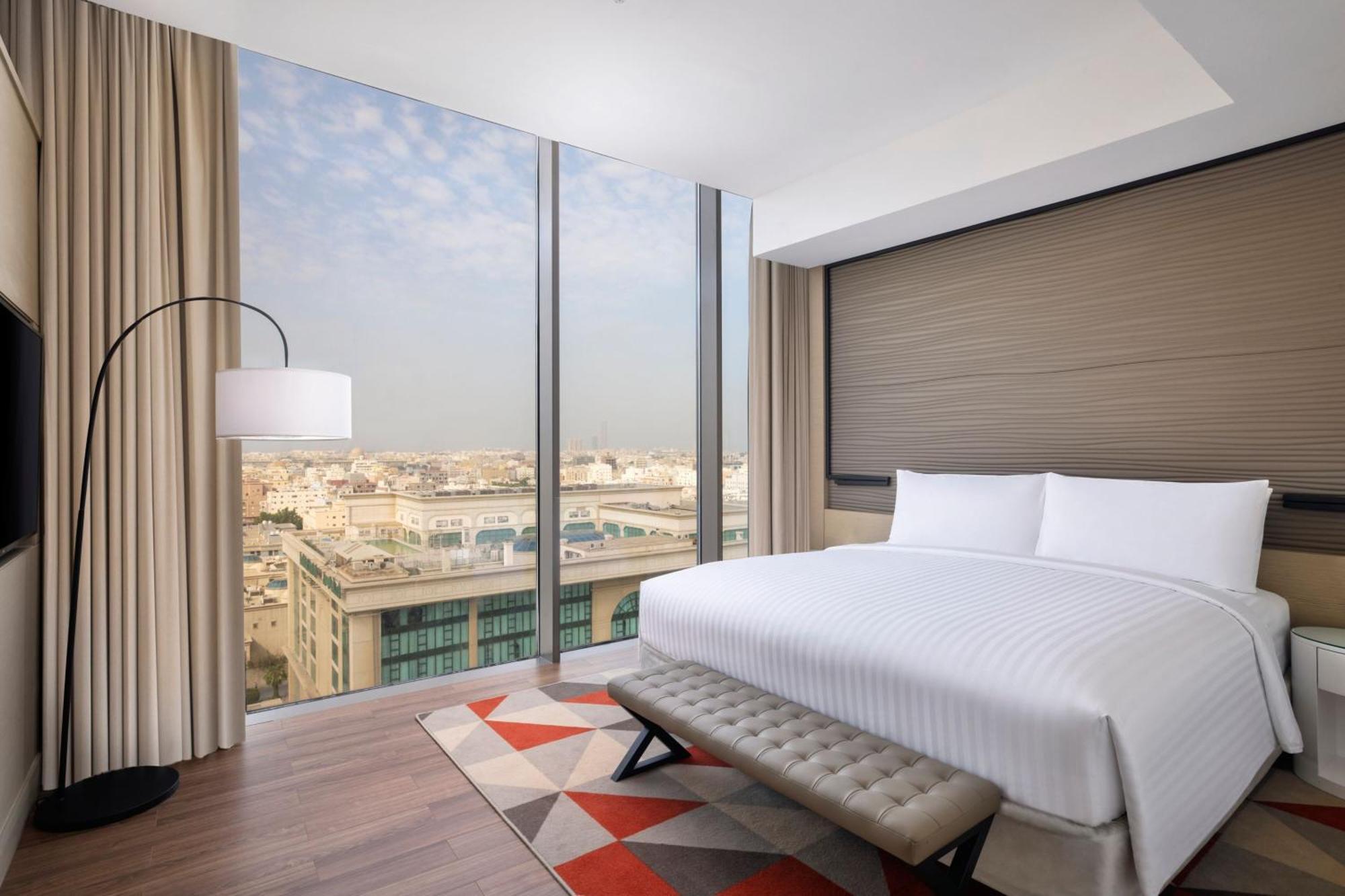 Jeddah Marriott Hotel Madinah Road Jidá Exterior foto A bedroom at the hotel